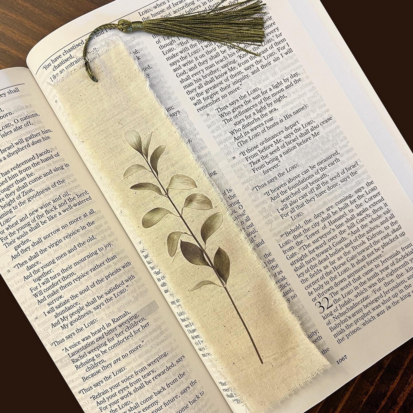 Bookmarks ~ Linen