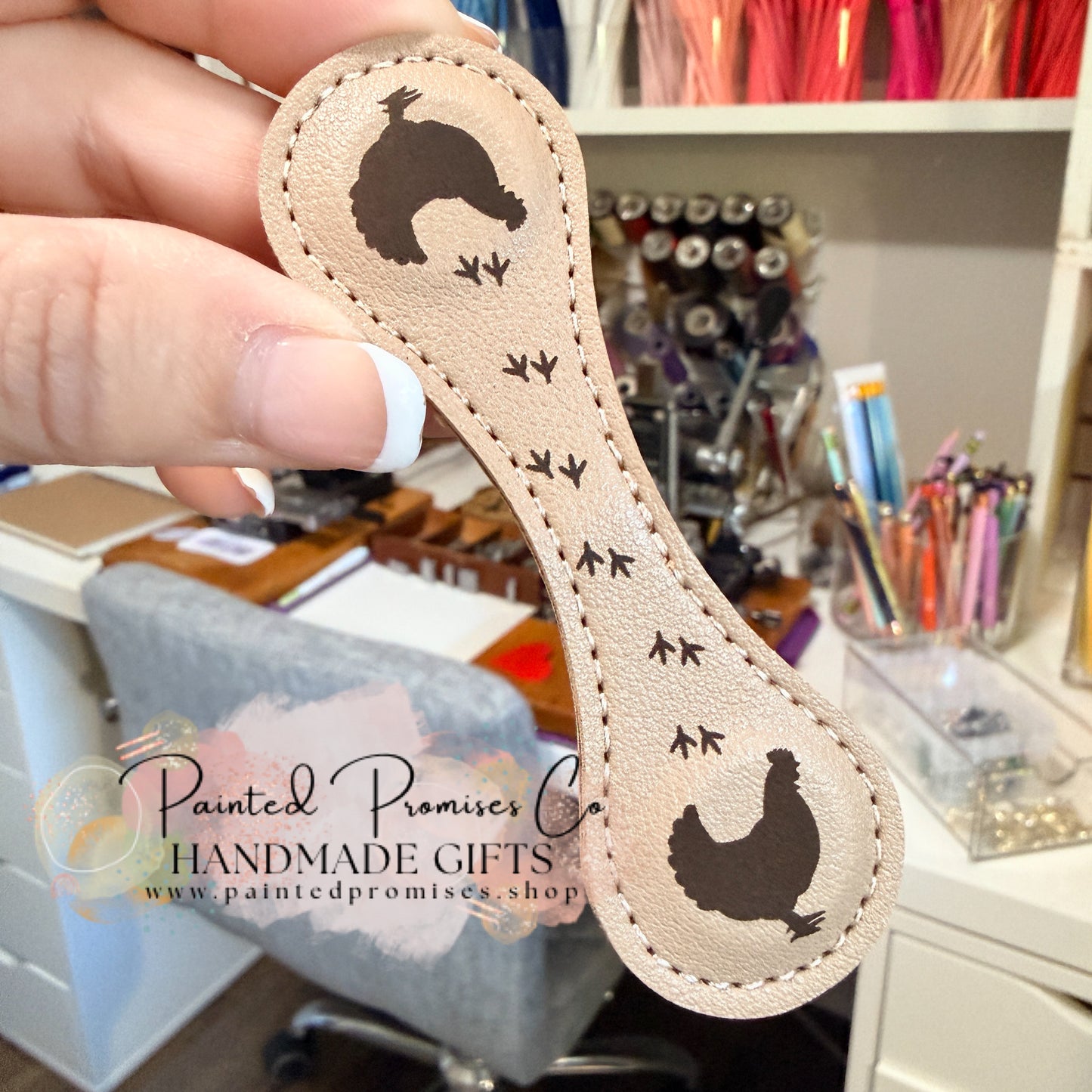 Teardrop Shape Leather Engraved Magnetic Bookmark